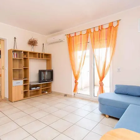 In - Insel Krk 13487 * Silo (Krk)